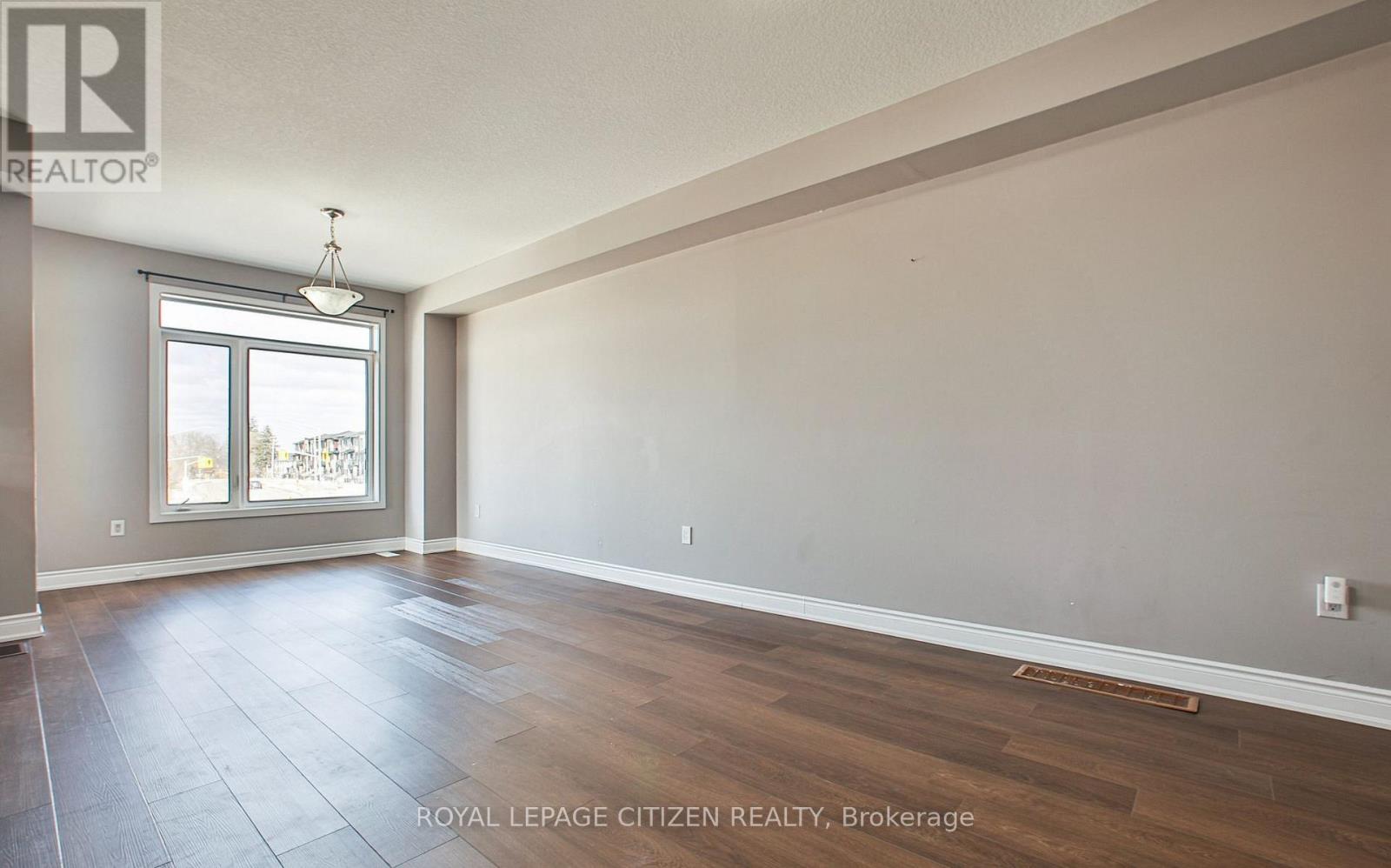 102 - 590 N Service Road E, Hamilton (Lakeshore), Ontario  L8E 0K5 - Photo 4 - X12861638