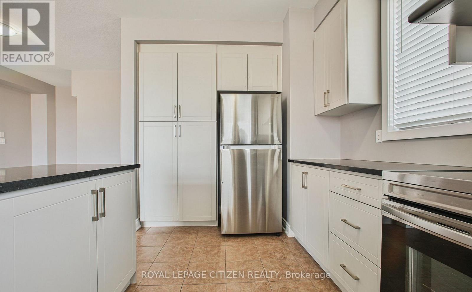 102 - 590 N Service Road E, Hamilton (Lakeshore), Ontario  L8E 0K5 - Photo 9 - X12861638