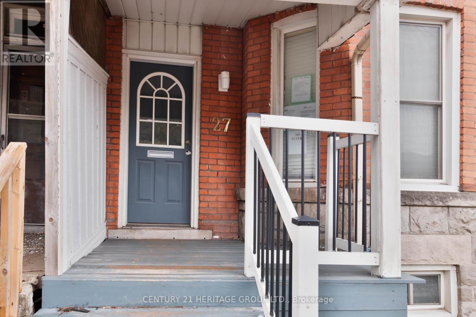 27 Tisdale Street N, Hamilton (Beasley), Ontario  L8L 5M3 - Photo 2 - X12861784