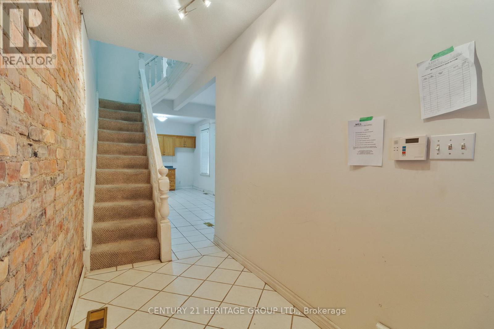 27 Tisdale Street N, Hamilton (Beasley), Ontario  L8L 5M3 - Photo 3 - X12861784