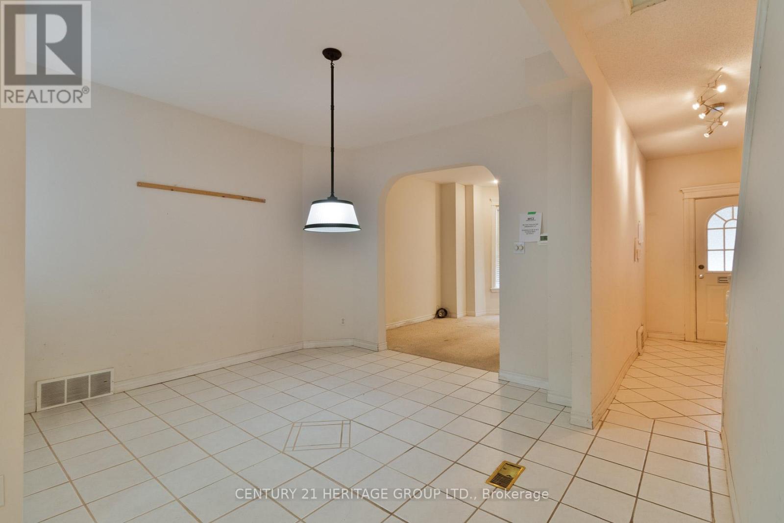 27 Tisdale Street N, Hamilton (Beasley), Ontario  L8L 5M3 - Photo 5 - X12861784