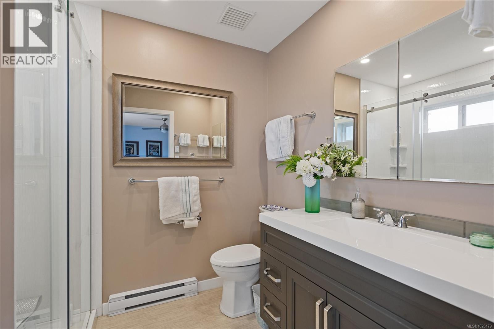 7 2715 Shelbourne St, Victoria, British Columbia  V8R 4M3 - Photo 19 - 1028179