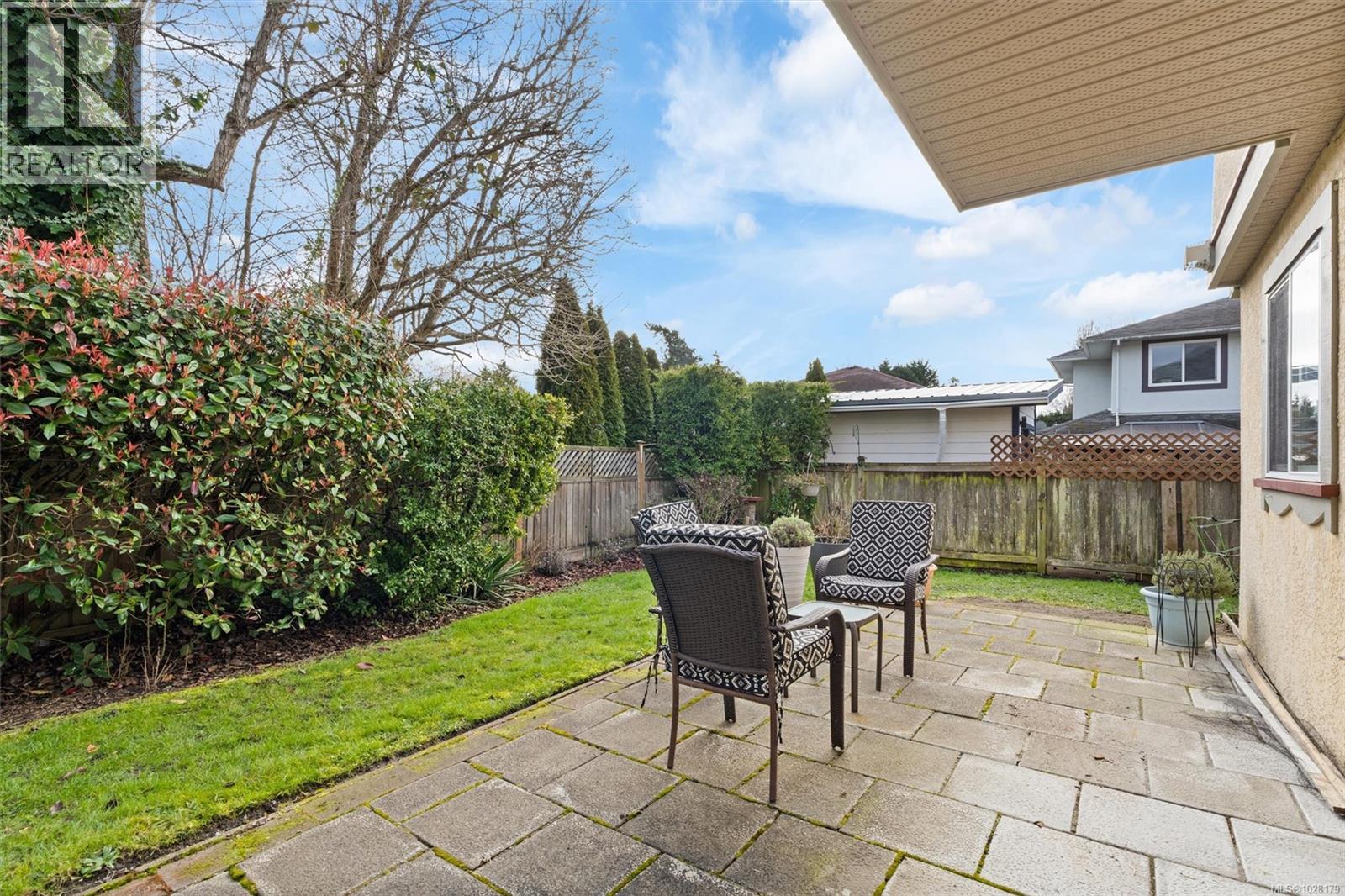 7 2715 Shelbourne St, Victoria, British Columbia  V8R 4M3 - Photo 30 - 1028179