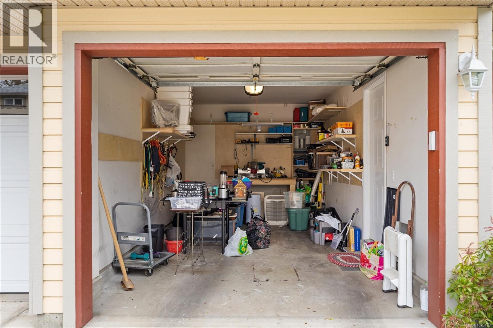 7 2715 Shelbourne St, Victoria, British Columbia  V8R 4M3 - Photo 35 - 1028179