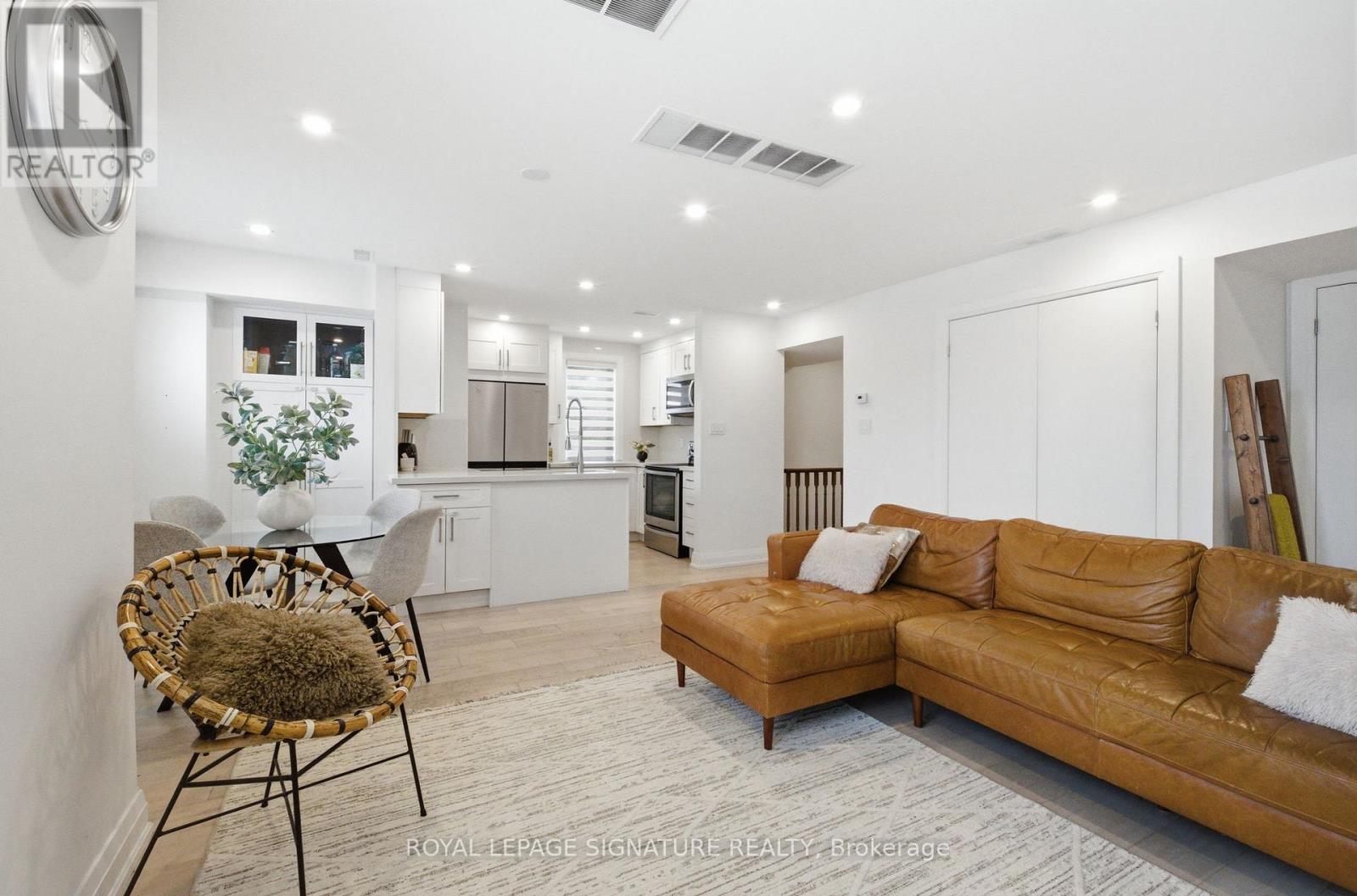 1029 - 75 Weldrick Road E, Richmond Hill, Ontario  L4C 0H9 - Photo 5 - N12860048