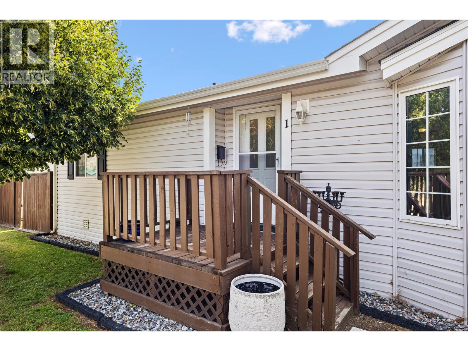 7545 Dallas Drive Unit# 1, Kamloops, British Columbia  V2C 6X5 - Photo 4 - 10378241