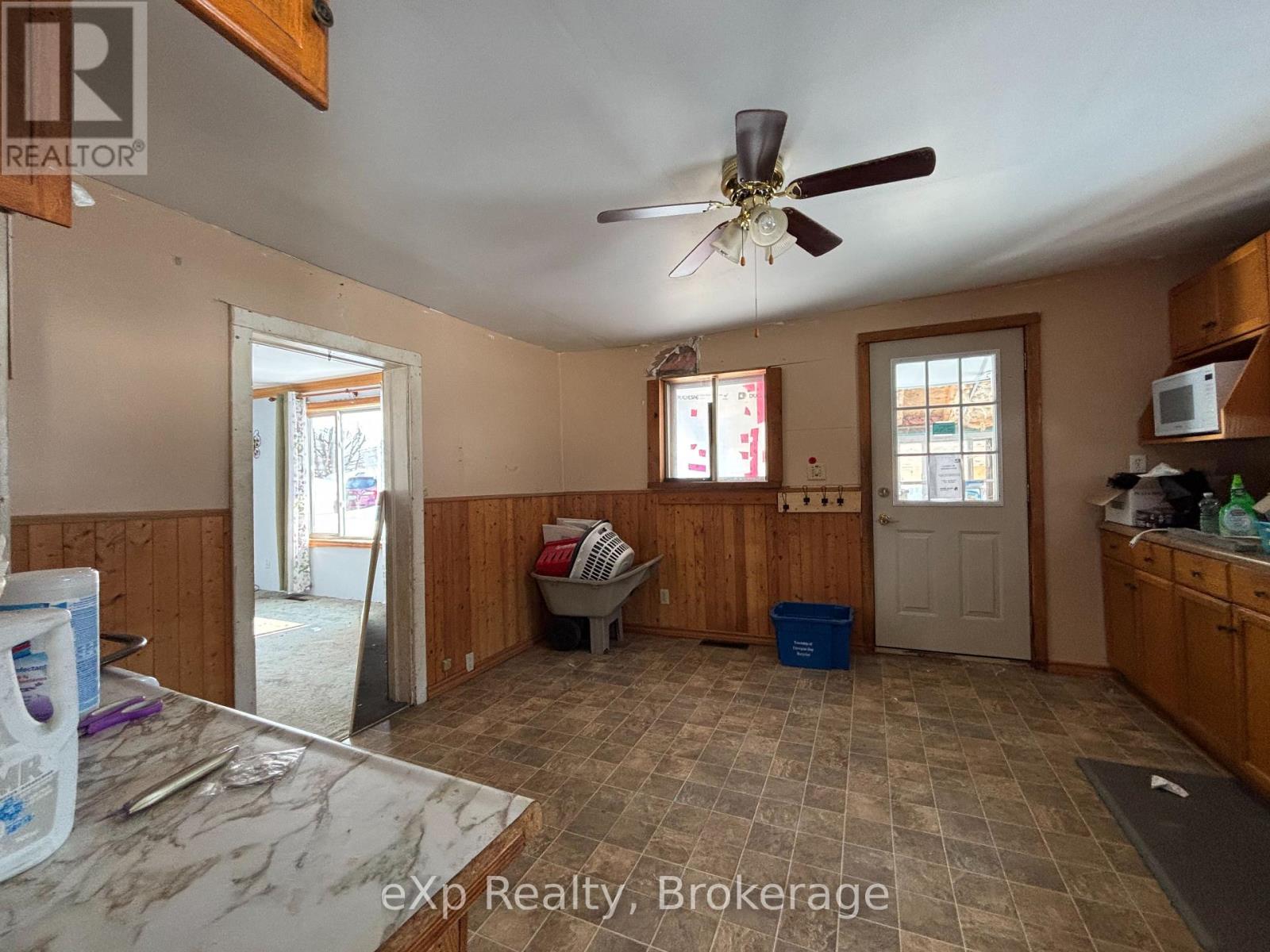 47 Muskoka Road, Georgian Bay, Ontario  P0C 1H0 - Photo 3 - X12861838