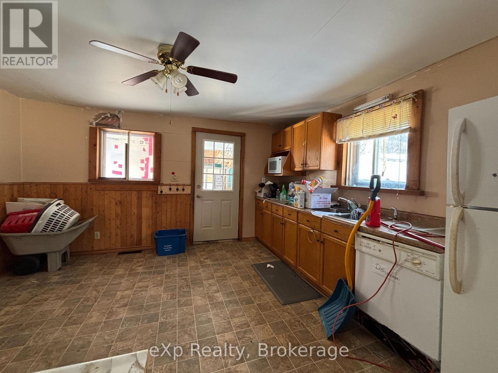 47 Muskoka Road, Georgian Bay, Ontario  P0C 1H0 - Photo 4 - X12861838