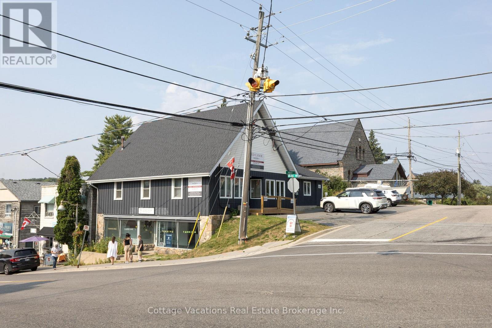 10 BRUNEL ROAD, Huntsville, Ontario