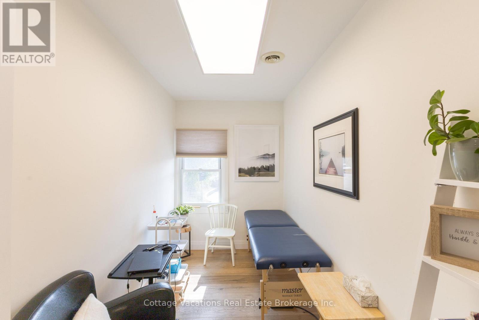 10 Brunel Road, Huntsville, Ontario  P1H 2A9 - Photo 19 - X12861936