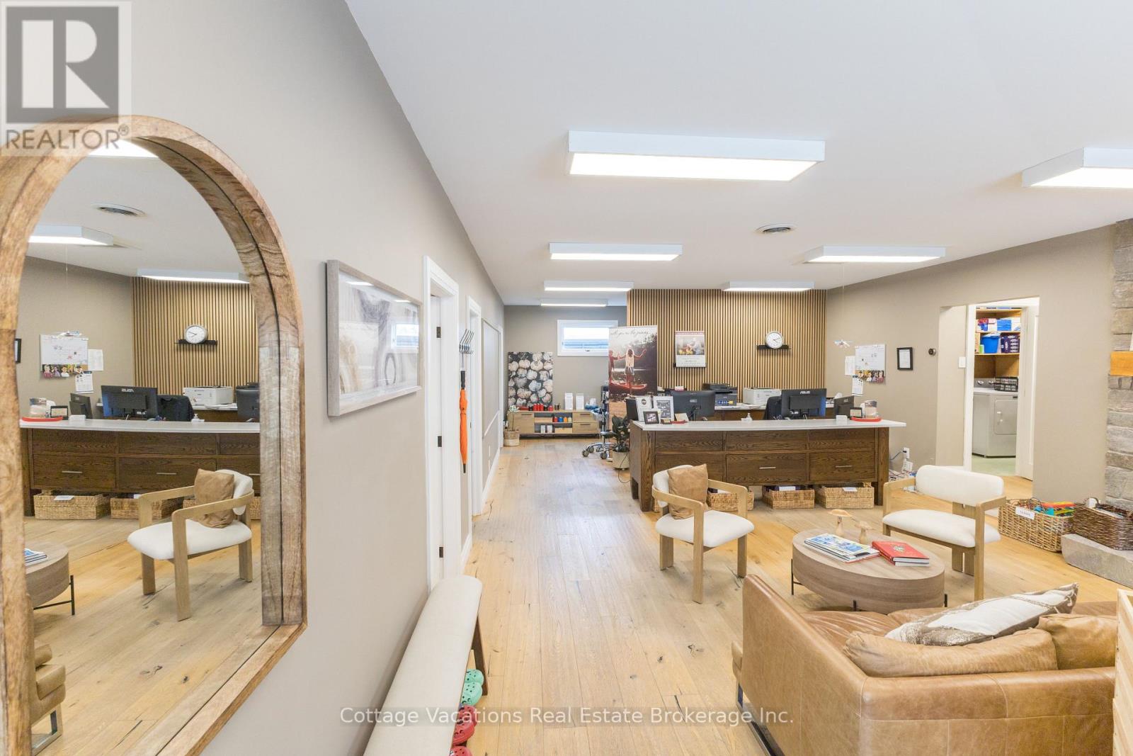 10 Brunel Road, Huntsville, Ontario  P1H 2A9 - Photo 4 - X12861936