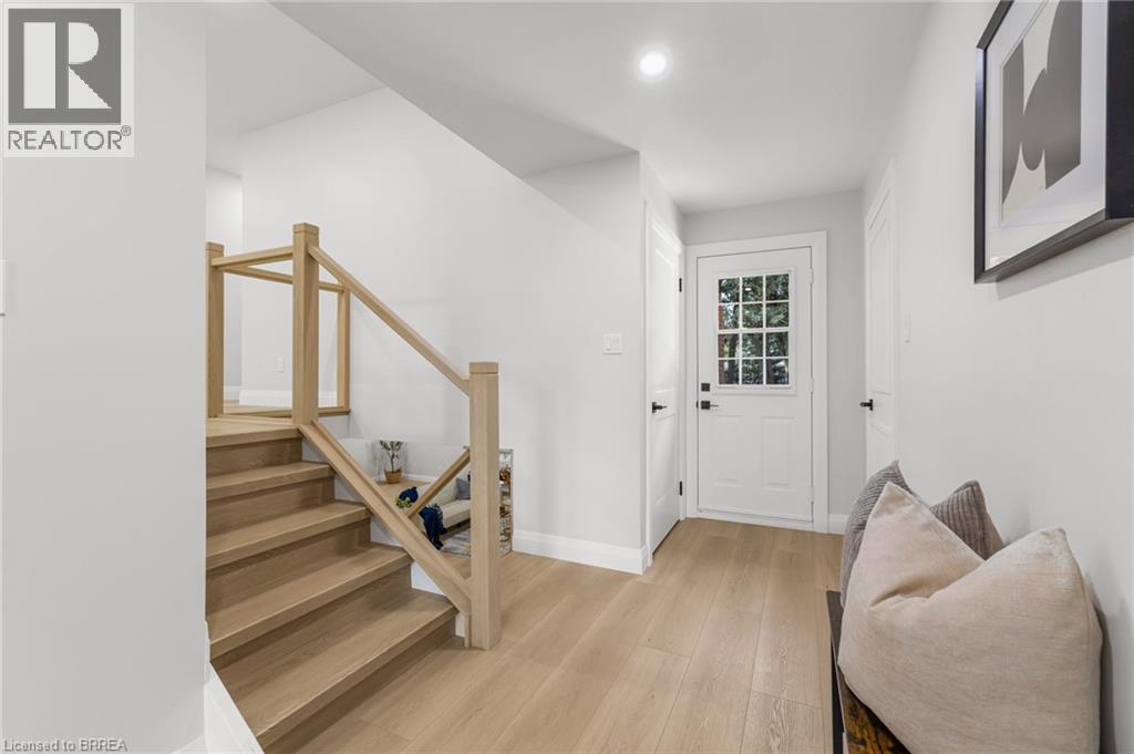 9 Ventnor Court, Brantford, Ontario  N3R 6L8 - Photo 3 - 40804783