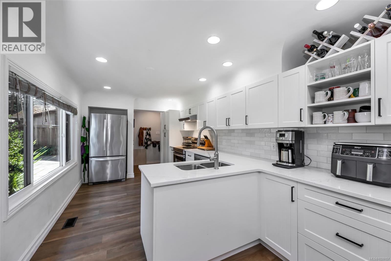 3126 Metchosin Rd, Colwood, British Columbia  V9C 2A1 - Photo 5 - 1028157