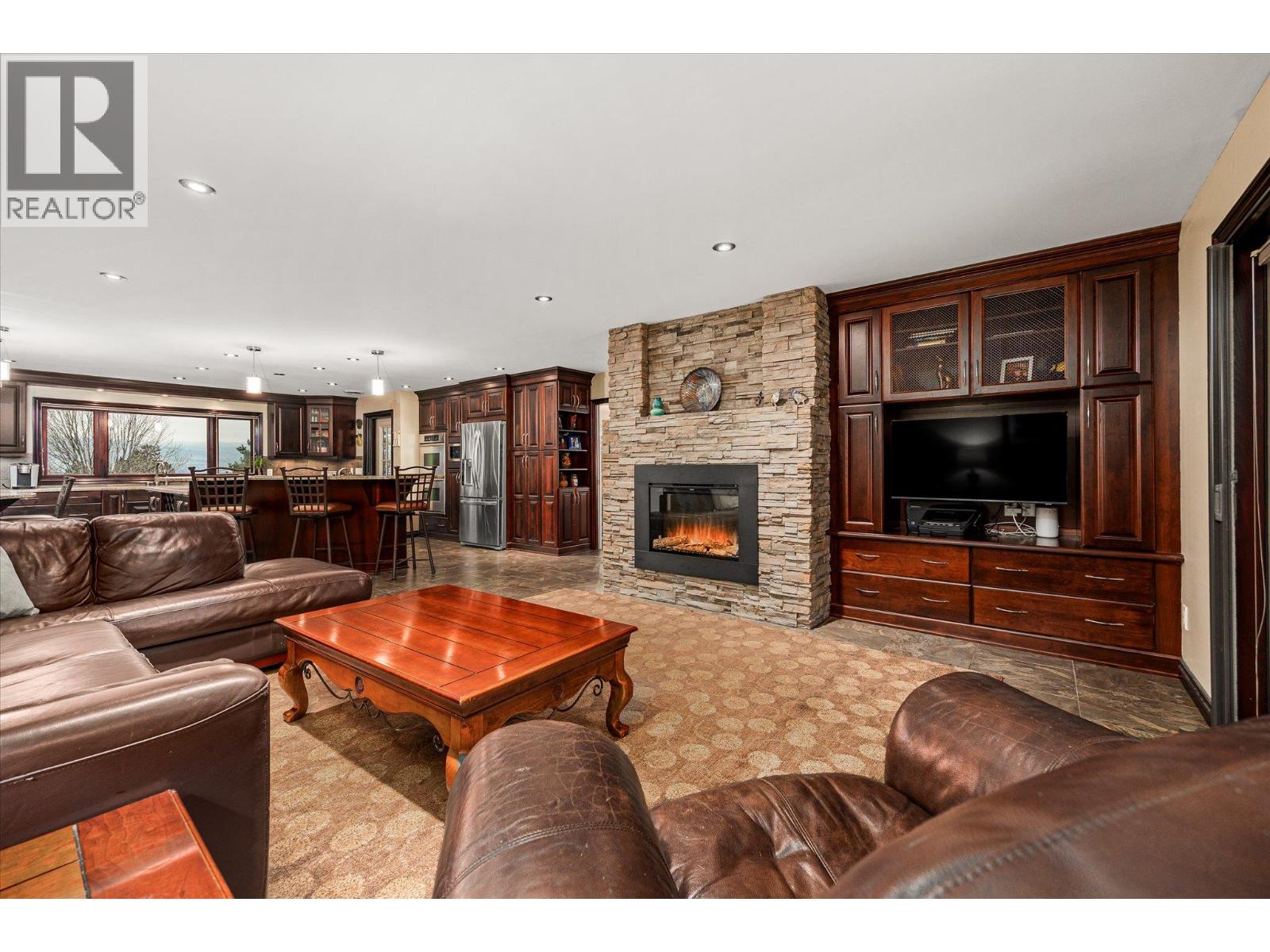 307 Stellar Drive, Kelowna, British Columbia  V1W 4K5 - Photo 12 - 10371109