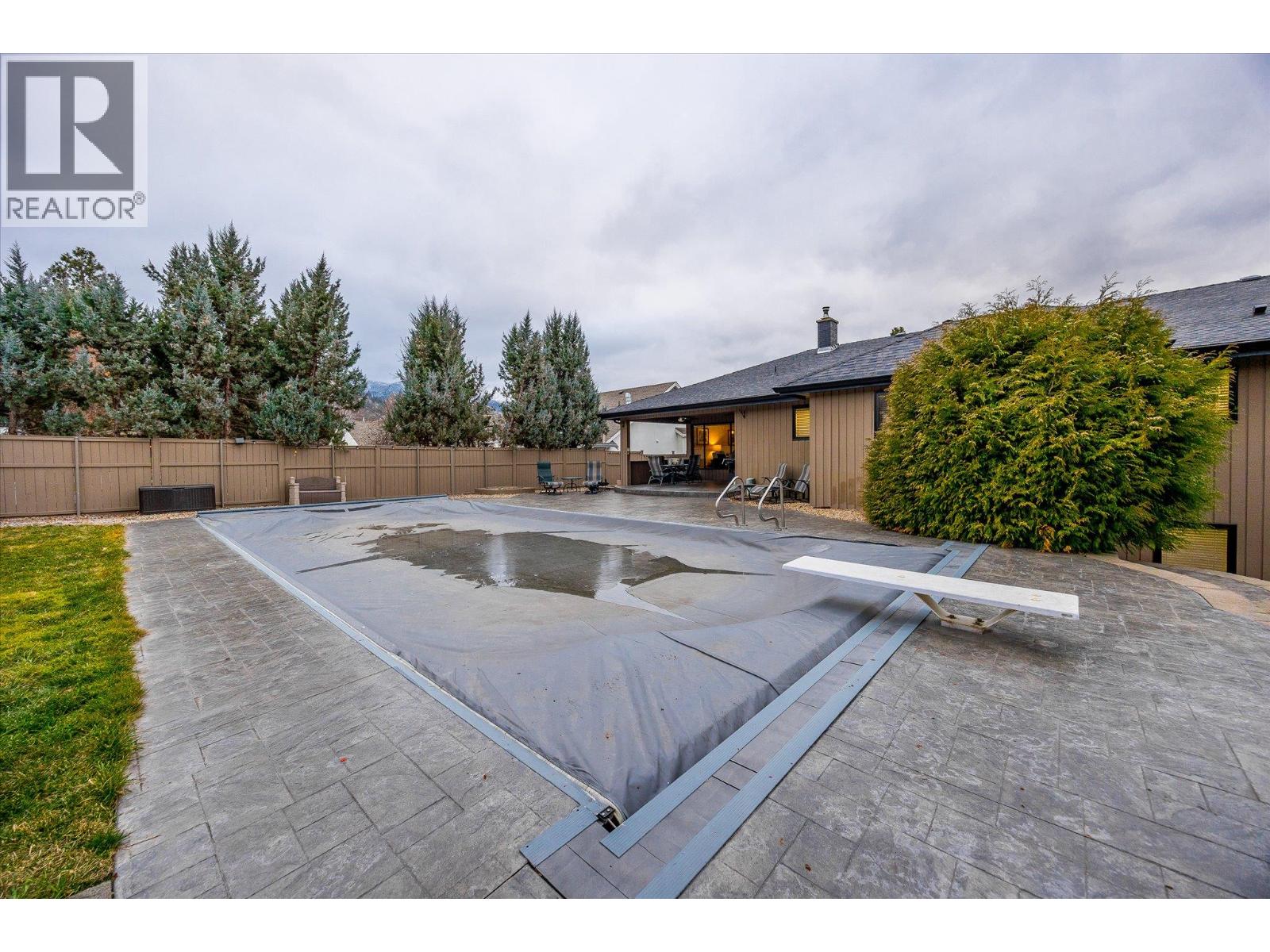 307 Stellar Drive, Kelowna, British Columbia  V1W 4K5 - Photo 39 - 10371109