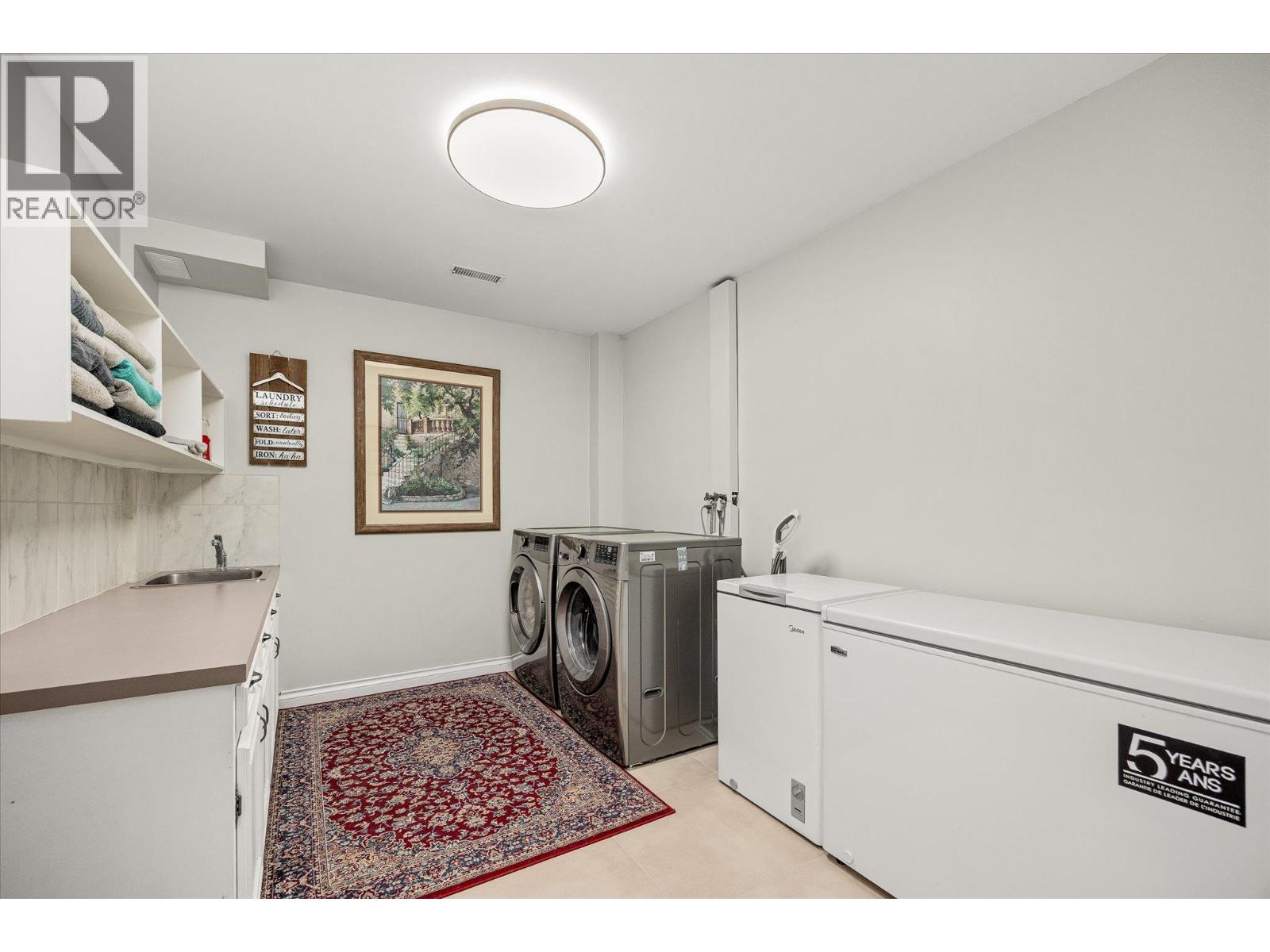 307 Stellar Drive, Kelowna, British Columbia  V1W 4K5 - Photo 33 - 10371109