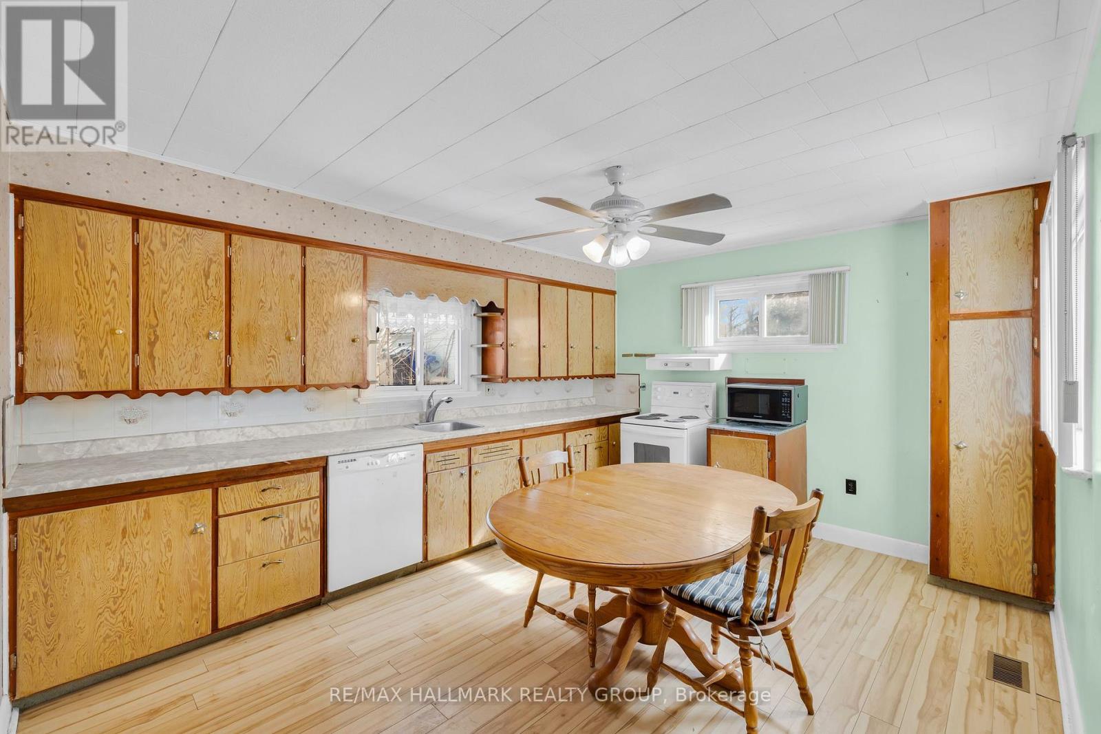 11 Maitland Street, Smiths Falls, Ontario  K7A 2K9 - Photo 10 - X12861816