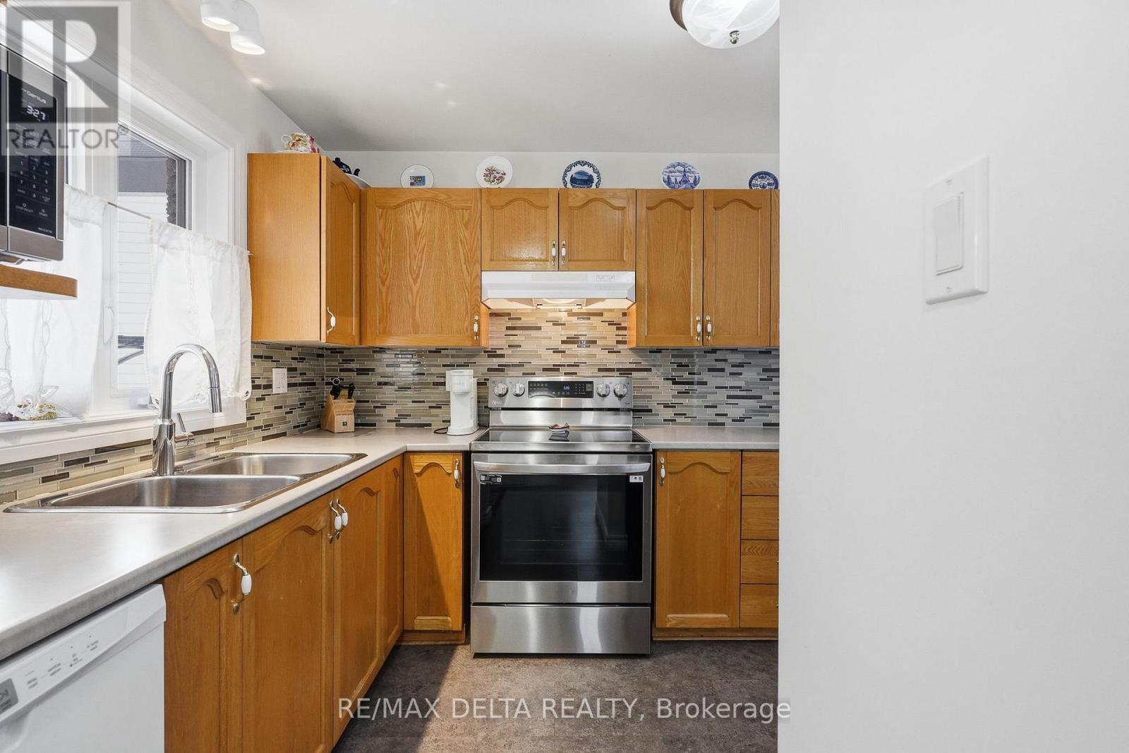 301 Bonavista Street, Clarence-Rockland, Ontario  K4K 1N8 - Photo 6 - X12861948