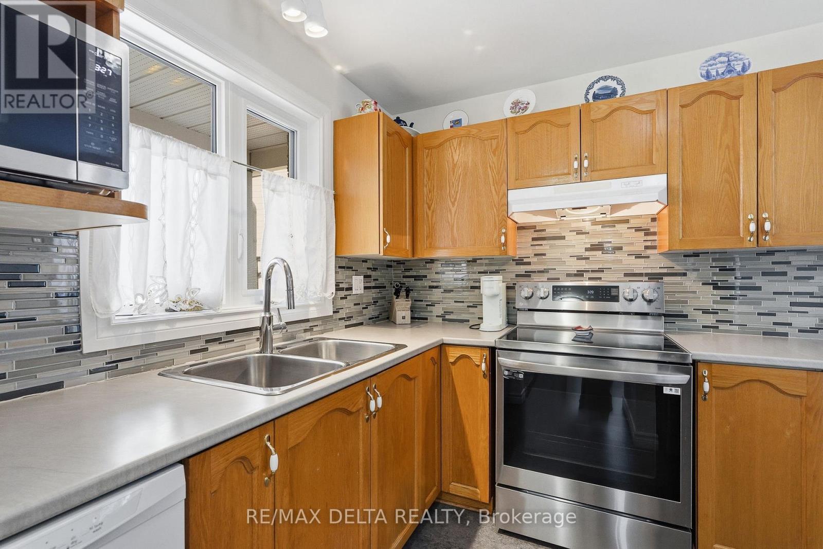 301 Bonavista Street, Clarence-Rockland, Ontario  K4K 1N8 - Photo 7 - X12861948