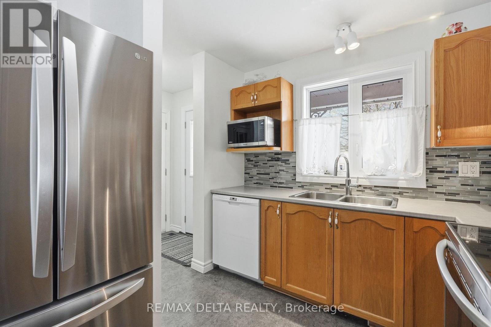 301 Bonavista Street, Clarence-Rockland, Ontario  K4K 1N8 - Photo 9 - X12861948