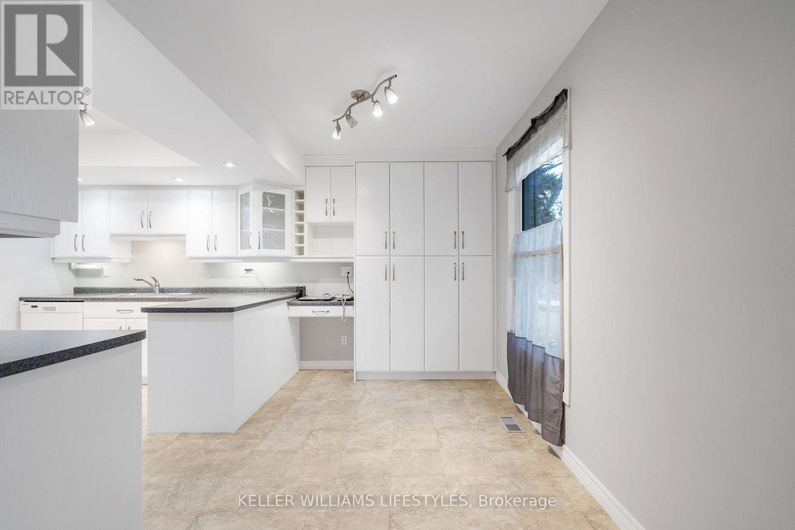 345 Everglade Crescent, London North, Ontario  N6H 4M7 - Photo 14 - X12861828