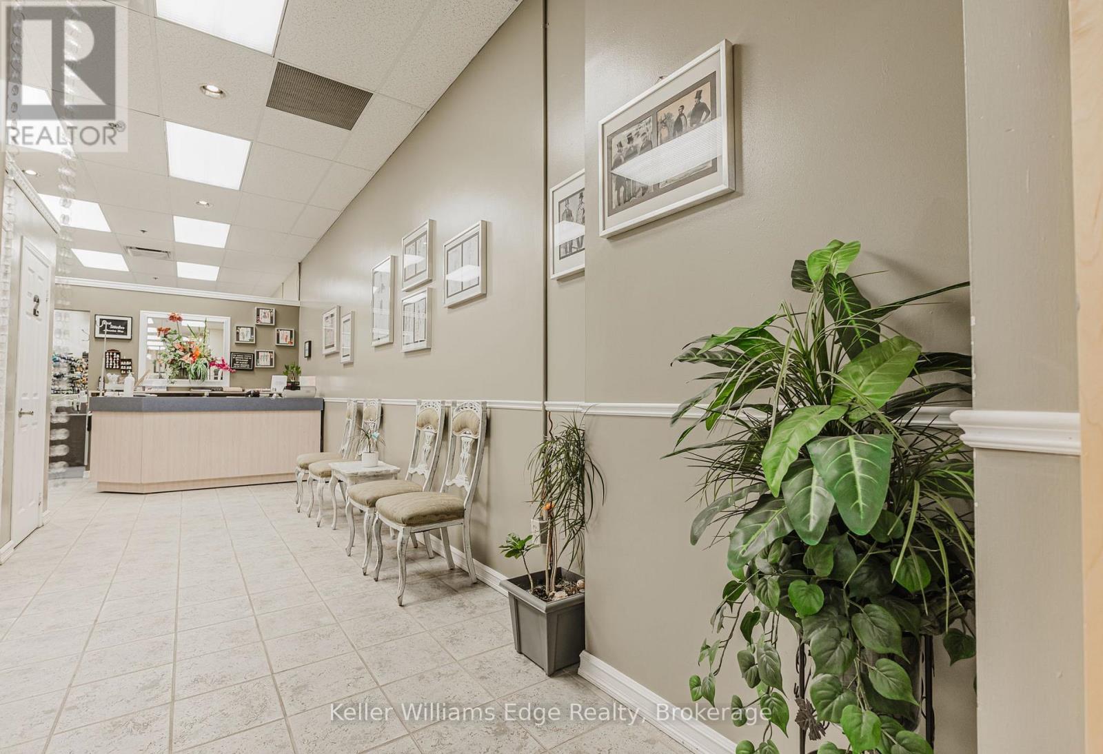 777 Guelph Line, Burlington, Ontario  L7R 3N2 - Photo 4 - W12861808