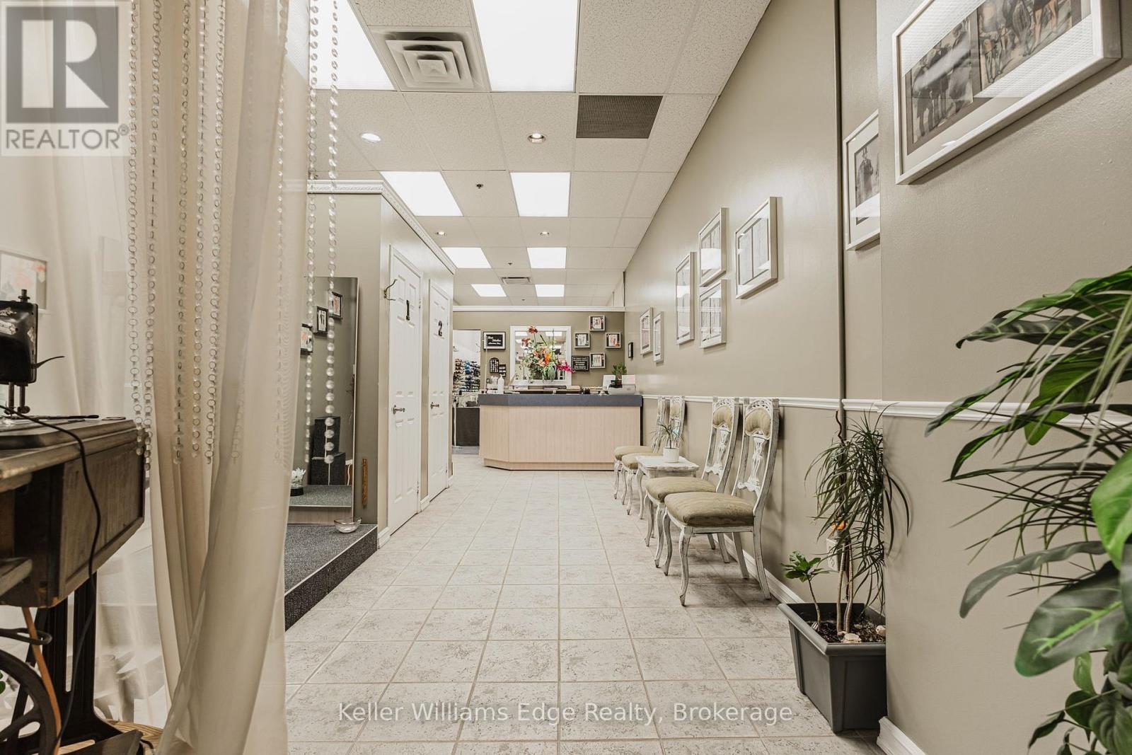 777 Guelph Line, Burlington, Ontario  L7R 3N2 - Photo 5 - W12861808