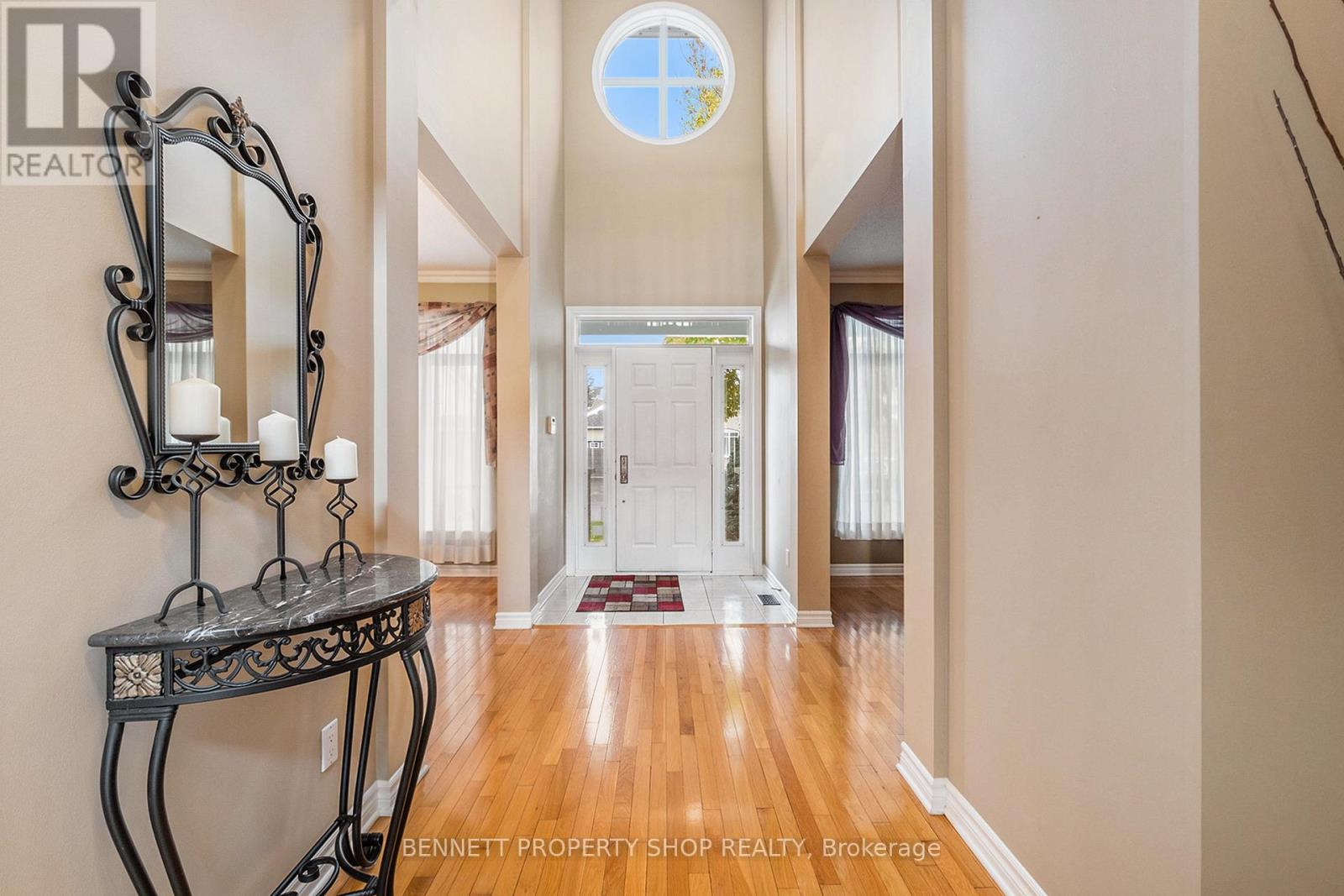 578 Devonwood Circle, Ottawa, Ontario  K1T 4E6 - Photo 3 - X12552242