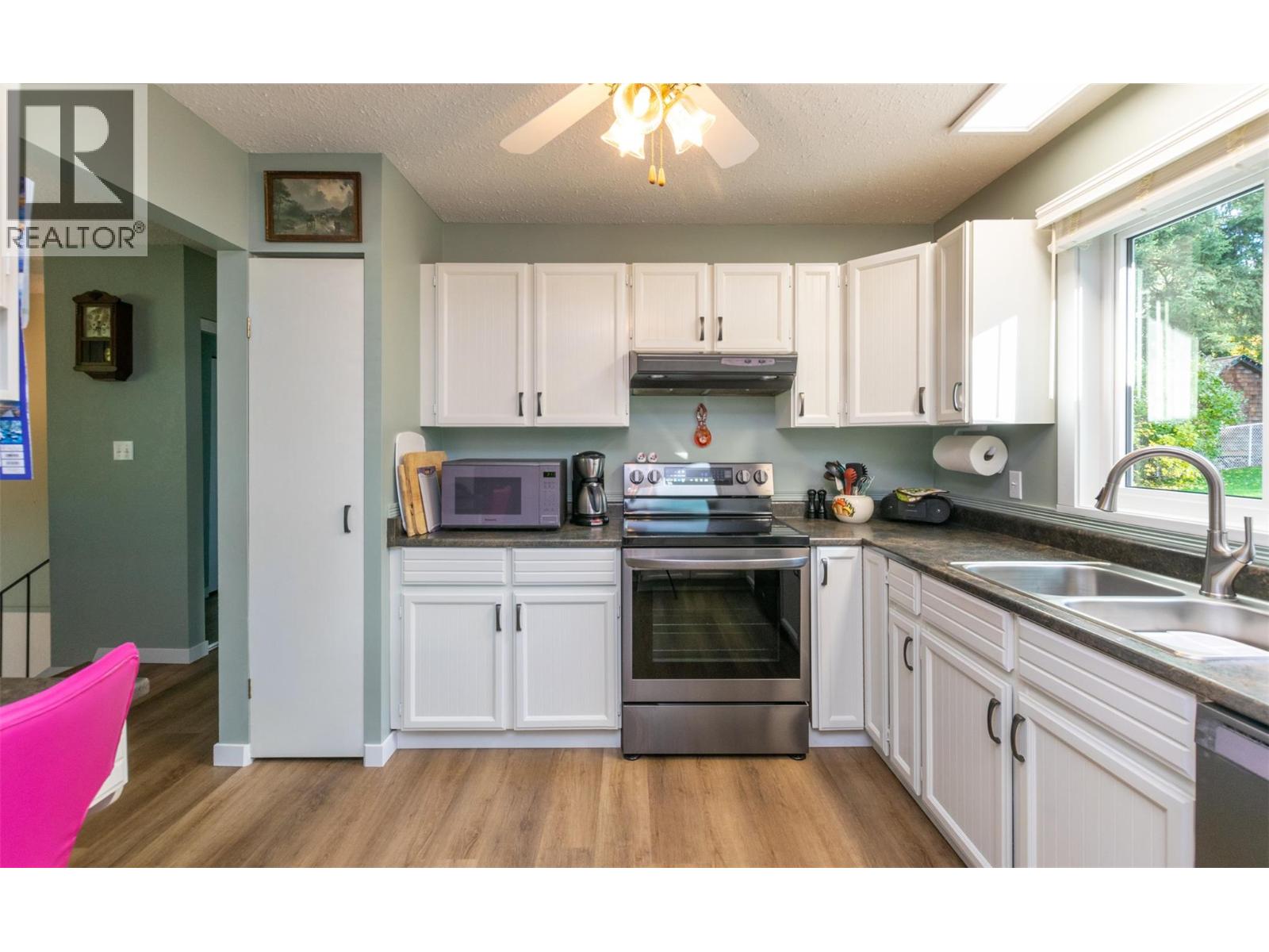 2380 8 Avenue Se, Salmon Arm, British Columbia  V1E 2H8 - Photo 10 - 10378543