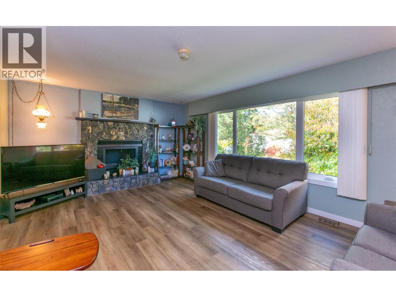 2380 8 Avenue Se, Salmon Arm, British Columbia  V1E 2H8 - Photo 11 - 10378543