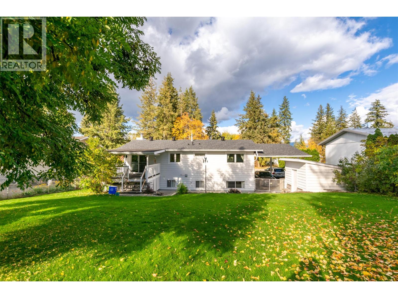 2380 8 Avenue Se, Salmon Arm, British Columbia  V1E 2H8 - Photo 2 - 10378543