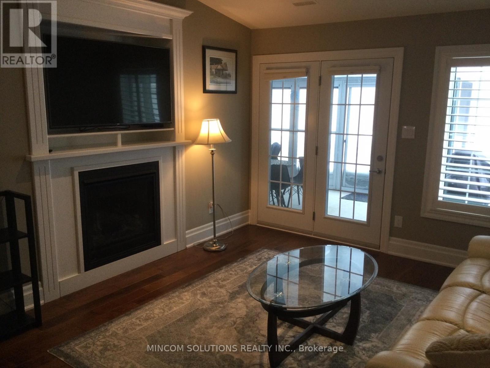 92 Clover Crescent, Wasaga Beach, Ontario  L9Z 0G4 - Photo 7 - S12813978