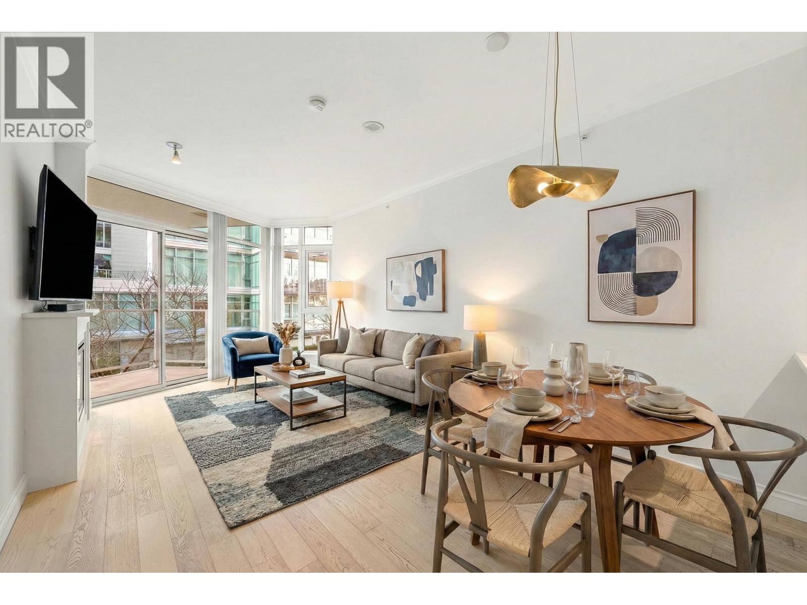 208 199 VICTORY SHIP WAY, north vancouver, British Columbia