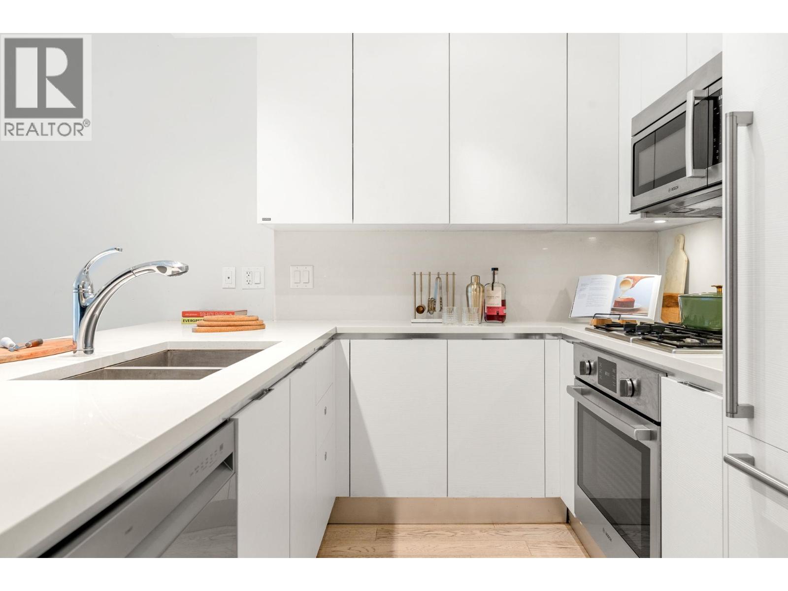 208 199 Victory Ship Way, North Vancouver, British Columbia  V9L 0E2 - Photo 10 - R3097339