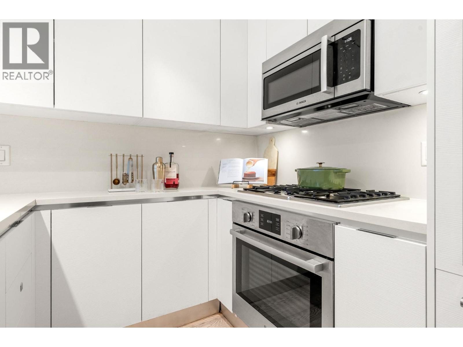 208 199 Victory Ship Way, North Vancouver, British Columbia  V9L 0E2 - Photo 11 - R3097339