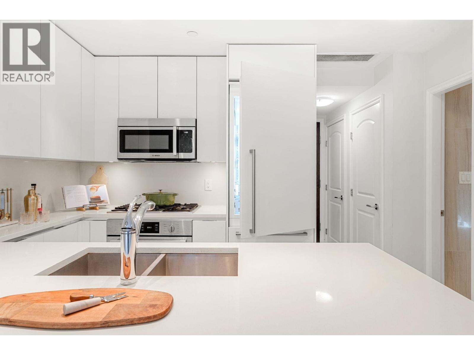 208 199 Victory Ship Way, North Vancouver, British Columbia  V9L 0E2 - Photo 9 - R3097339