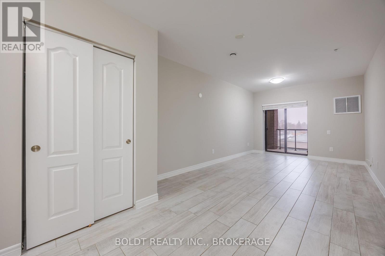 305 - 5837 Dunn Street, Niagara Falls, Ontario  L2G 0X7 - Photo 5 - X12861792