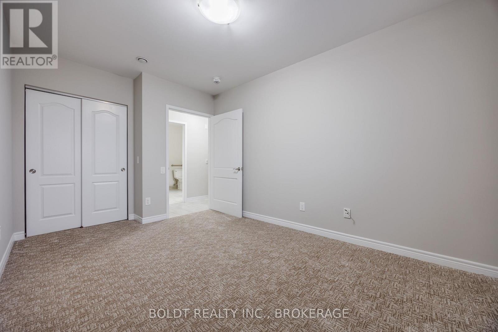 305 - 5837 Dunn Street, Niagara Falls, Ontario  L2G 0X7 - Photo 9 - X12861792