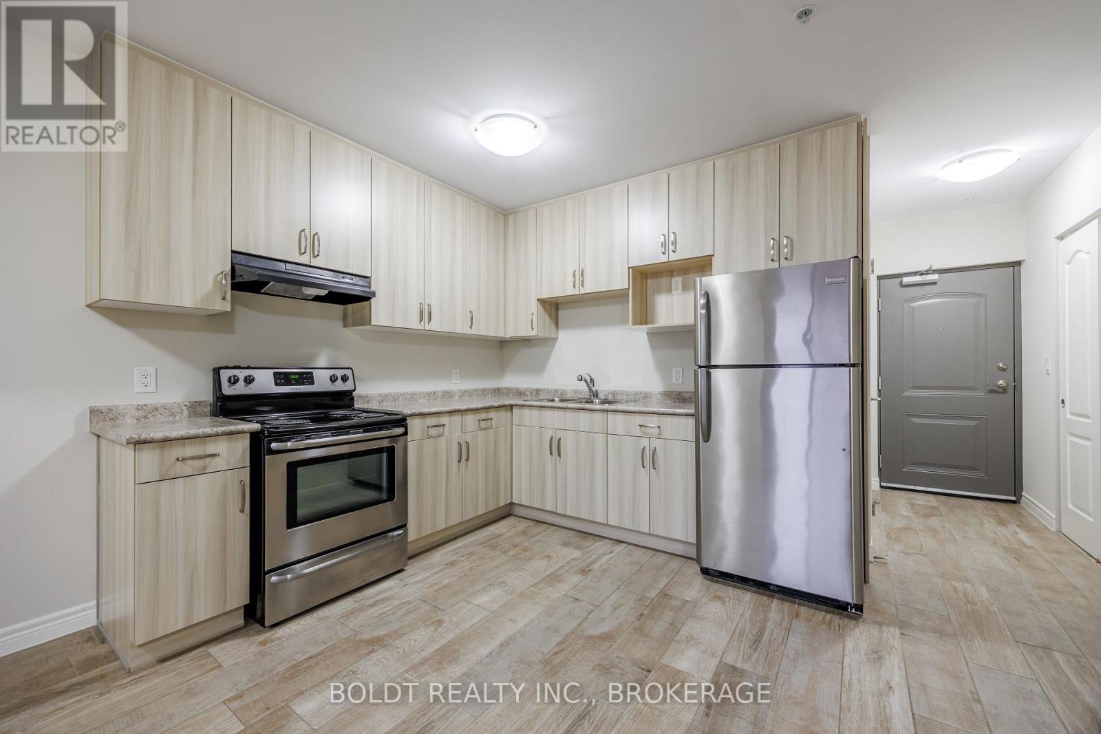 402 - 5837 Dunn Street, Niagara Falls, Ontario  L2G 0X7 - Photo 4 - X12861796