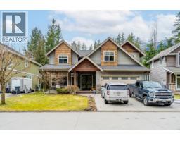 3 1355 DEPOT ROAD, Squamish, British Columbia