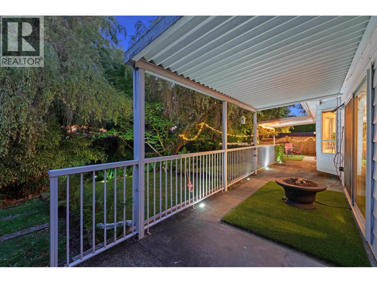 21034 Barker Avenue, Maple Ridge, British Columbia  V2X 8R6 - Photo 11 - R3097365