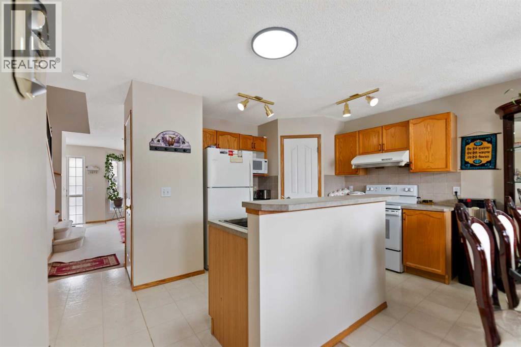 101 Taravista Crescent, Calgary, Alberta  T3J 4N8 - Photo 14 - A2288682