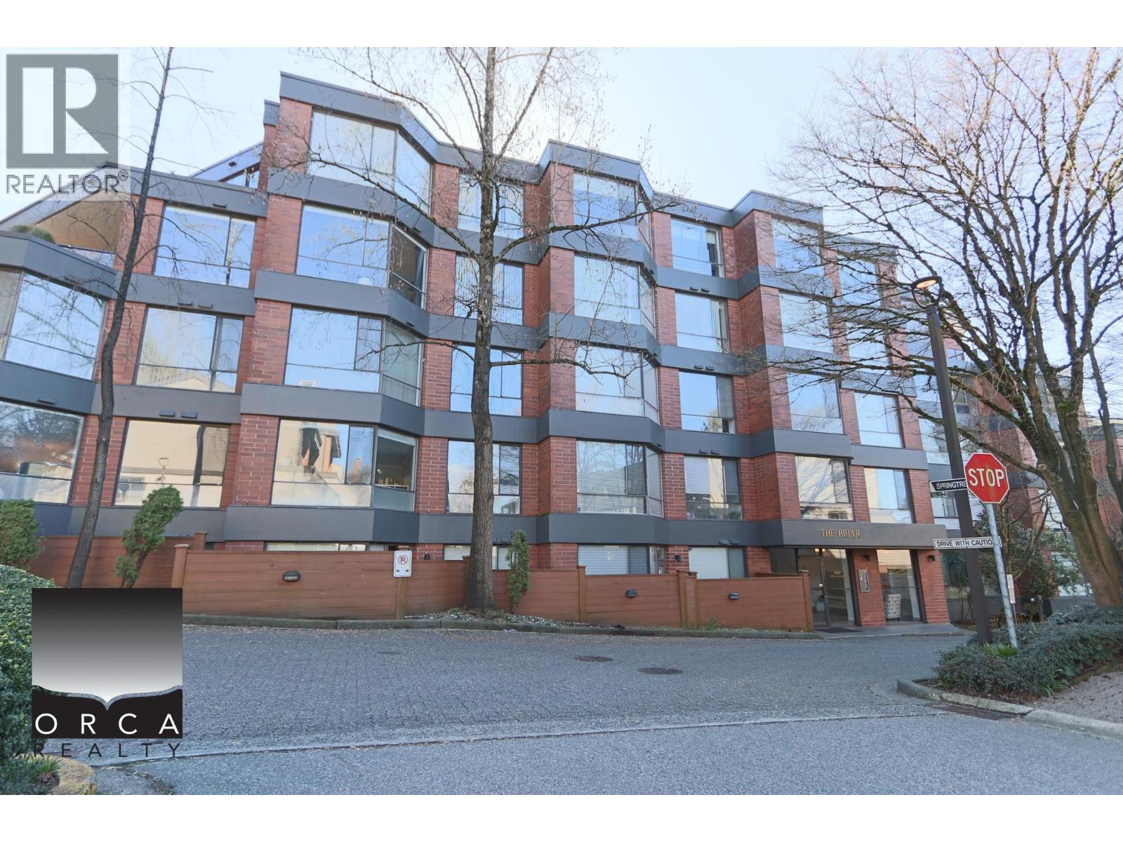 404 2140 Briar Avenue Avenue, Vancouver, British Columbia  V6L 3E3 - Photo 1 - R3097277