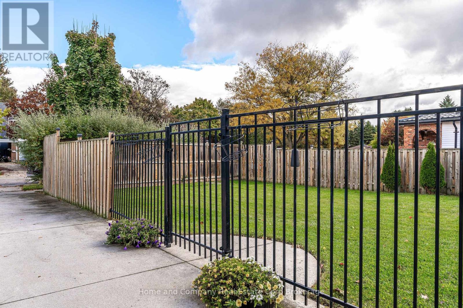 143 Greenwood Drive, Stratford, Ontario  N5A 7K3 - Photo 37 - X12793686