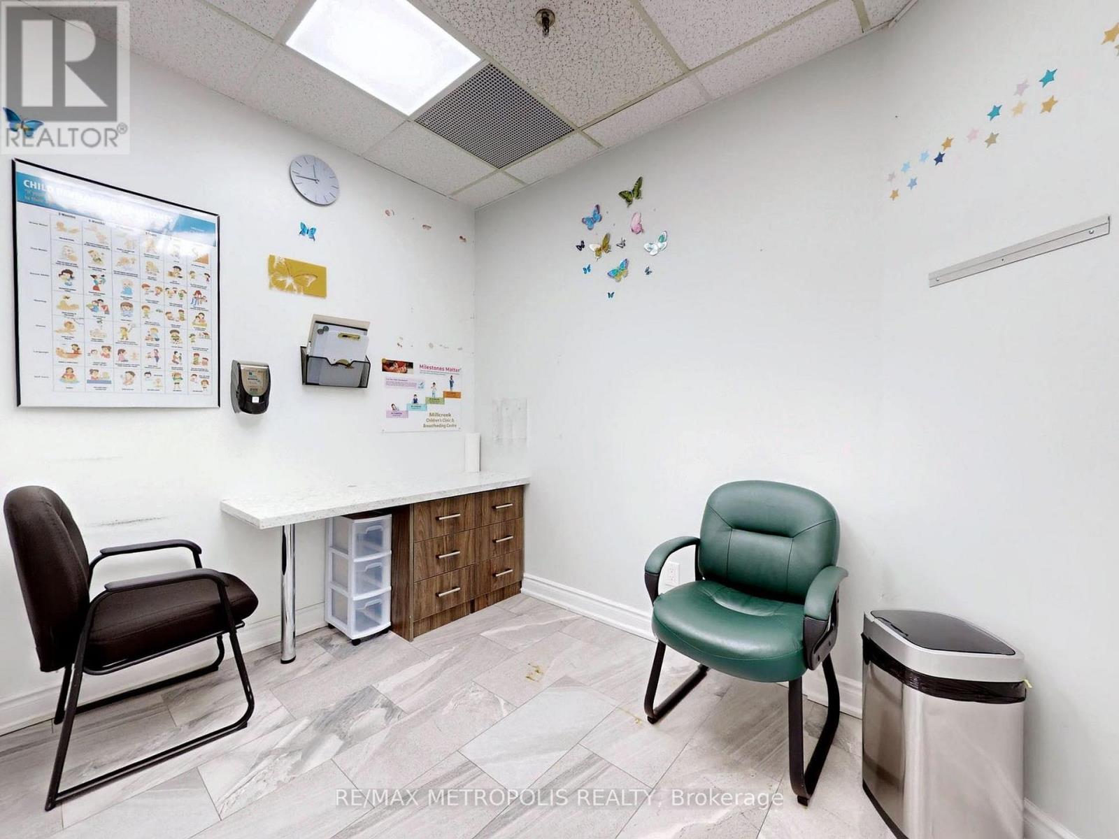 6 - 6981 Millcreek Drive, Mississauga (Meadowvale), Ontario  L5N 6B9 - Photo 9 - W12849032