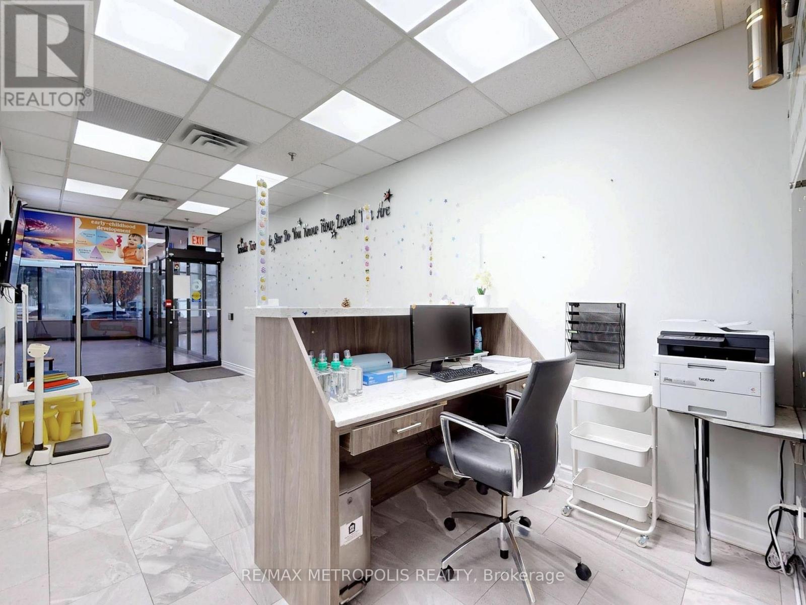 6 - 6981 Millcreek Drive, Mississauga (Meadowvale), Ontario  L5N 6B9 - Photo 8 - W12849032