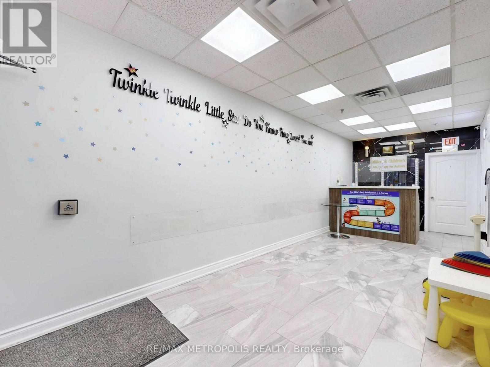 6 - 6981 Millcreek Drive, Mississauga (Meadowvale), Ontario  L5N 6B9 - Photo 6 - W12849032