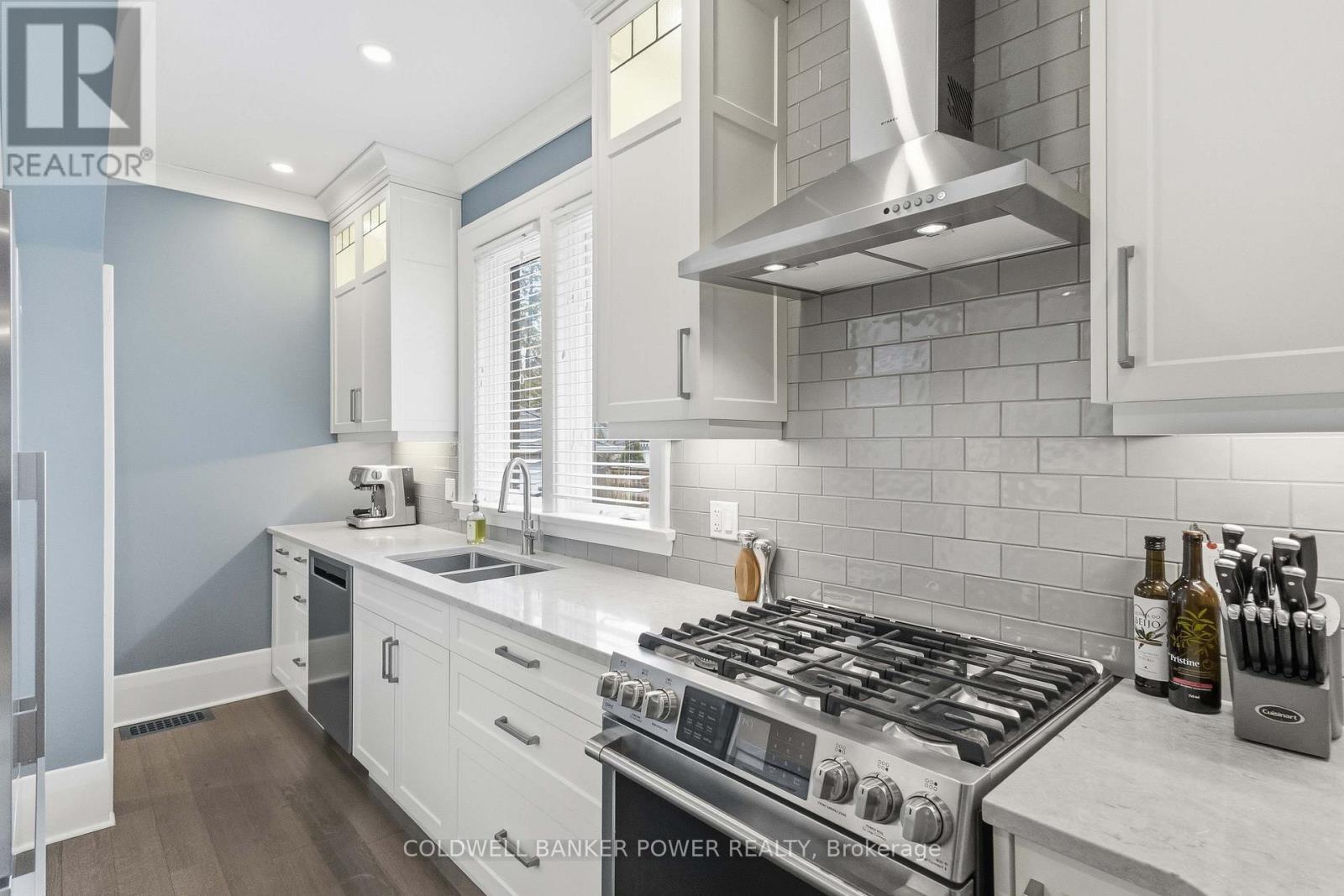 Photo 16 of 50 for 991 Colborne Street