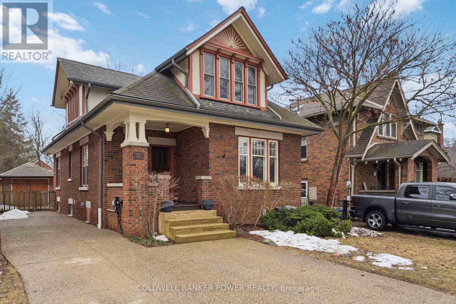 Photo 3 of 50 for 991 Colborne Street