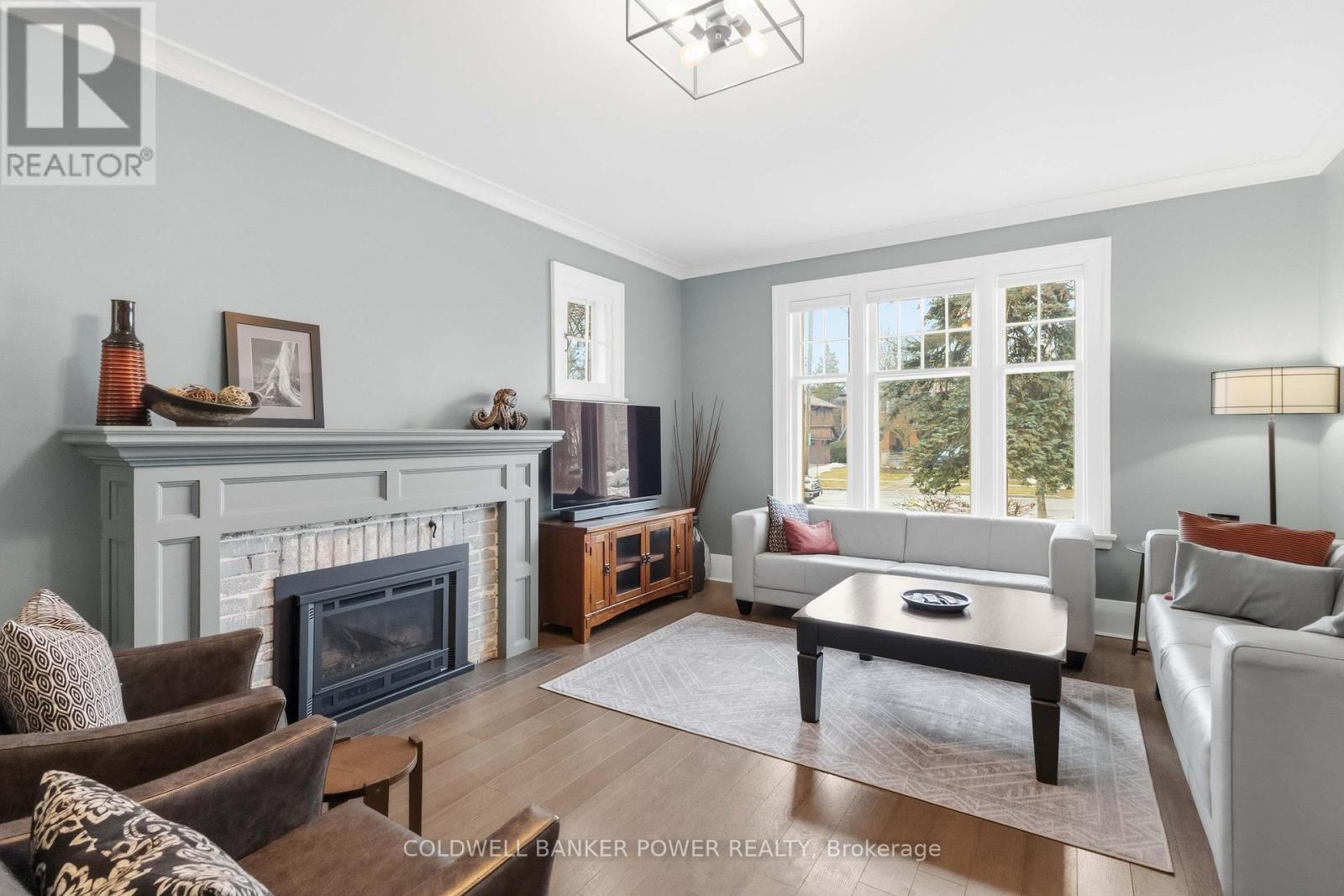 Photo 8 of 50 for 991 Colborne Street